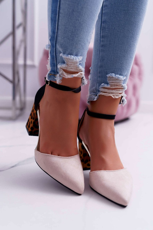 Жіночі туфлі на шпильці з леопардовим принтом бежевого кольору