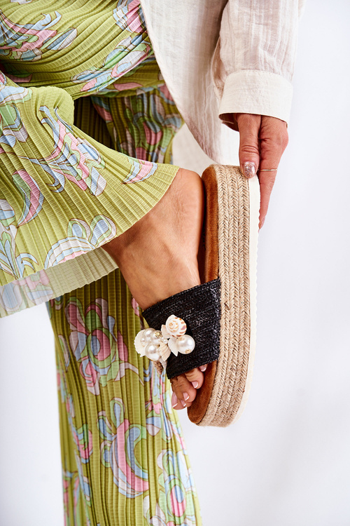 Жіночі тапочки на платформі з черепашками Black Tolia