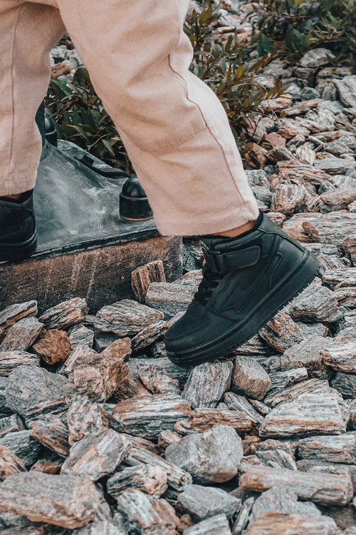 Дитячі утеплені високі кросівки чорні Clafi