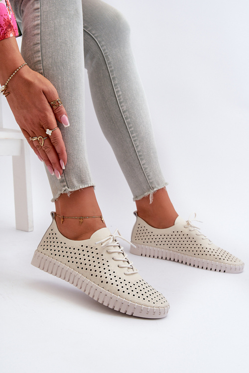 Шкіряні жіночі кросівки з мереживним малюнком бежеві Ilvima