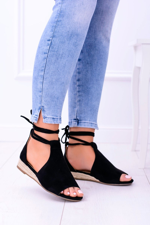 Чорні замшеві босоніжки на легкій платформі Espanoso