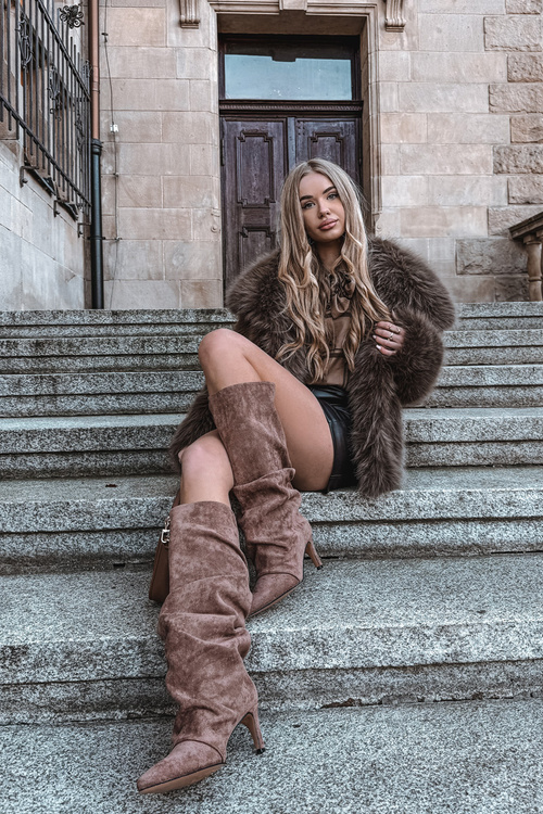 Зморщені Чоботи на Каблуці з Еко Замшу з Обігрівом Темно-Бежеві Mavella