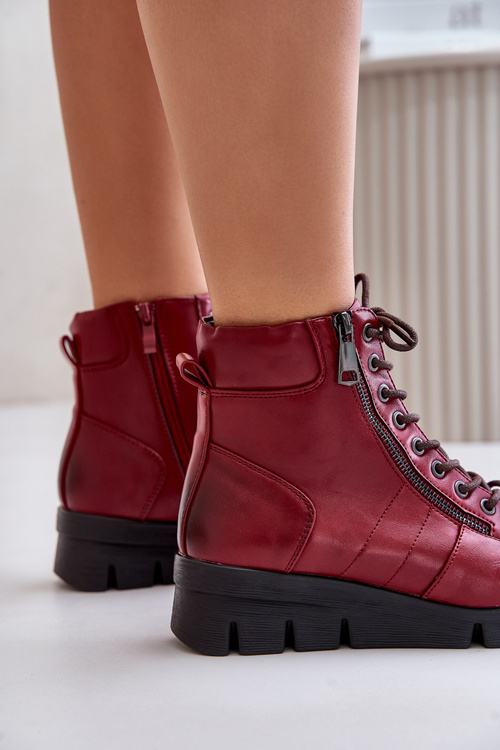 Легкі теплі жіночі ботильйони на платформі та танкетці бордового кольору Savindria
