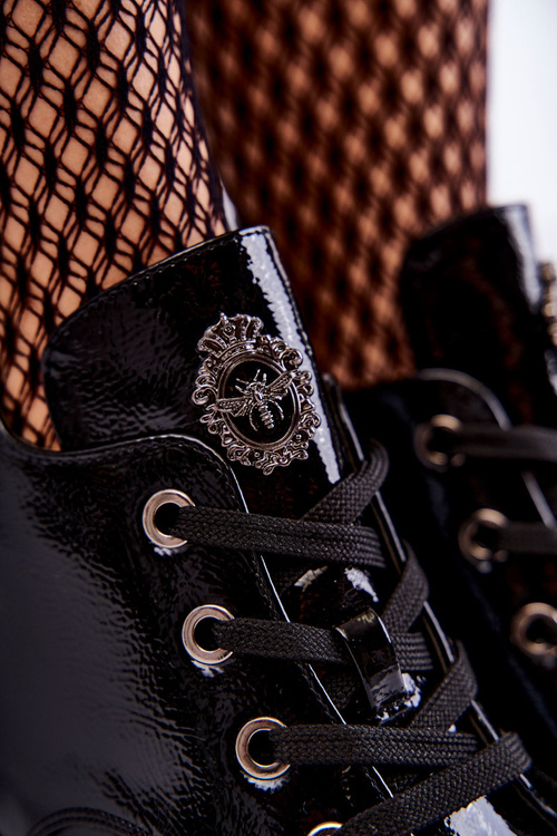 Лаковані теплі черевики на шнурівці Black Enrica