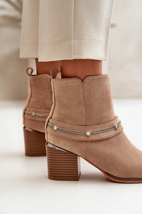 Теплі жіночі чоботи на підборах з ланцюжком Еко Замша Бежеві Hanalen