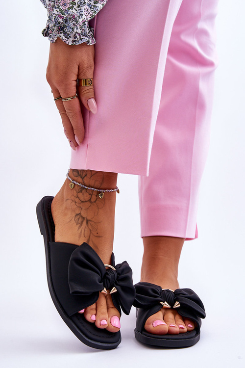 Жіночі шкіряні тапочки з бантом Чорні Becky