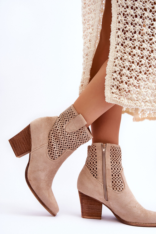 Жіночі замшеві ковбойські чоботи на каблуці бежеві Norvella