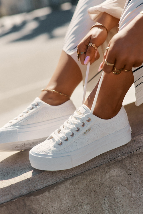 Жіночі Кросівки З Кружевом Lee Cooper LCW-25-31-3438L Білі