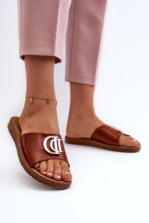 Жіночі босоніжки на плоскій підошві з декором коричневого кольору Amoonia