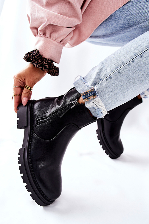 Жіночі черевики на плоскій підошві з повзунками чорного кольору Silvan