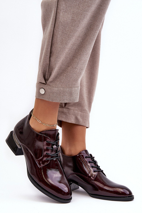 Жіночі лаковані оксфорди бордового кольору Banosa на шнурівці