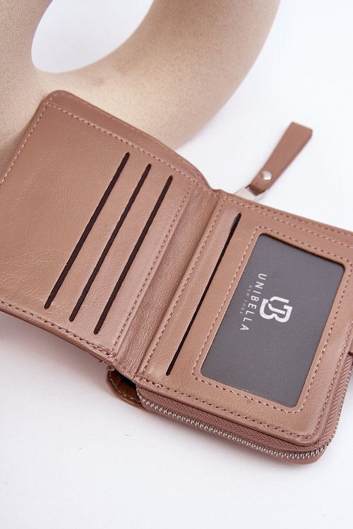 Гаманець жіночий лакований з еко шкіри Zalirna бежевого кольору