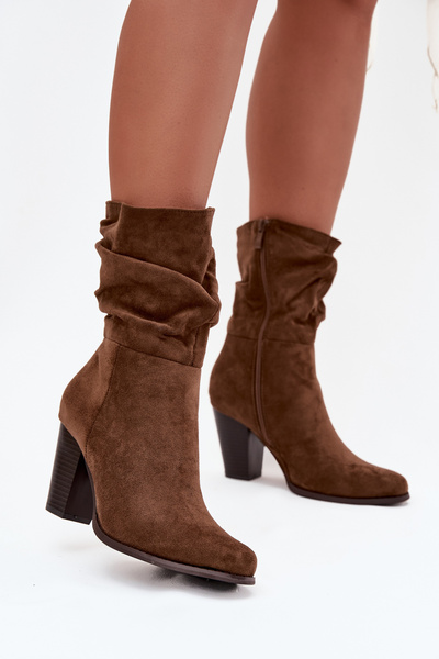 Жіночі чоботи на підборах з зібранням коричневі Jovessa