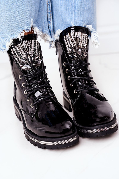 Утеплені черевики з кубічним цирконієм, лакованим чорним. Увага