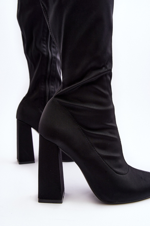 Жіночі чорні чоботи вище коліна на масивному каблуці Fatuma