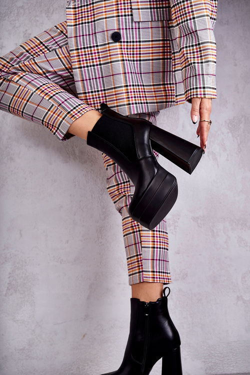 Жіночі шкіряні чоботи на масивному каблуці Black Jones