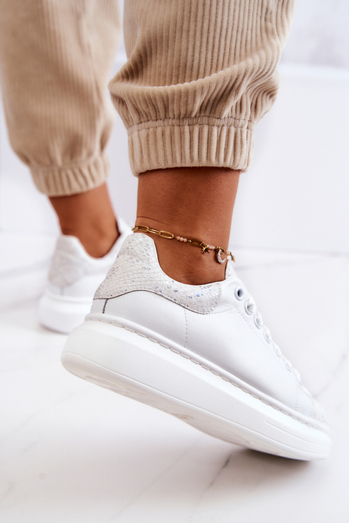 Жіноче спортивне взуття GOE JJ2N4053 Білий