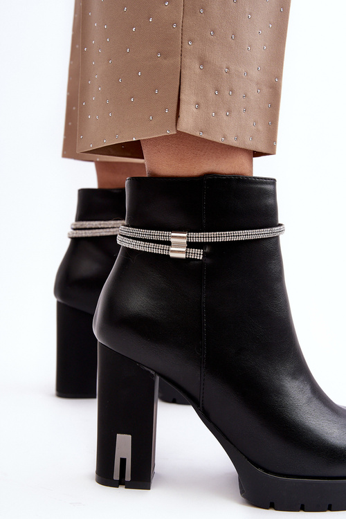 Чоботи жіночі на підборах з орнаментом Black Carolla