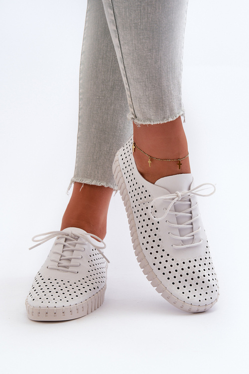 Жіночі шкіряні кросівки з мереживним малюнком Білі Ilvima