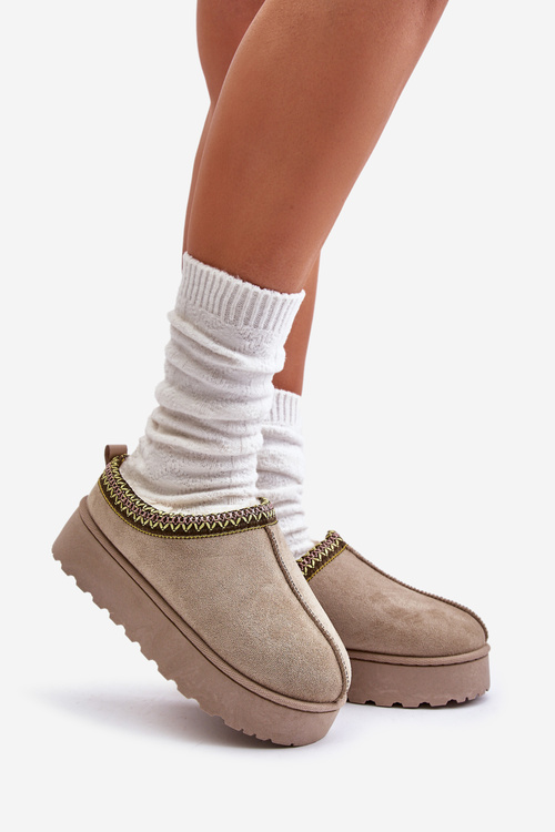 Жіночі зимові чоботи на платформі, утеплені хутром зеленого кольору