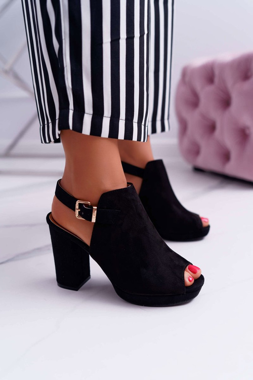 Жіночі босоніжки на шпильці з відкритим носком чорного кольору Montree