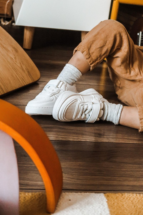 Дитяче спортивне взуття на липучці White Airy