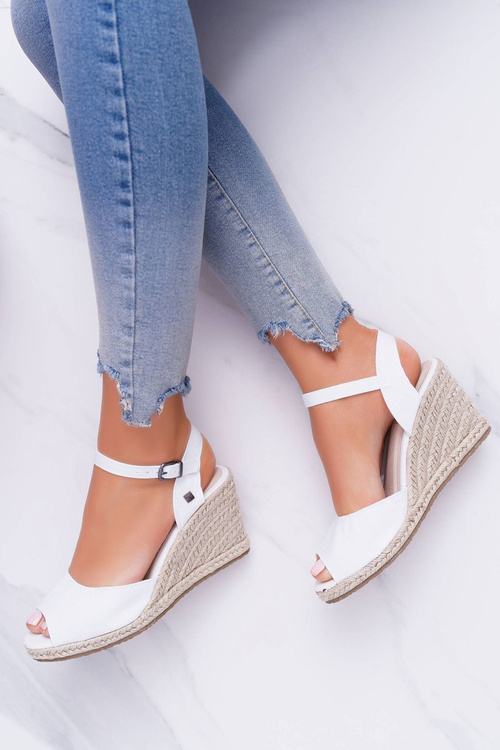 Жіночі плетені босоніжки Big Star White DD274A231