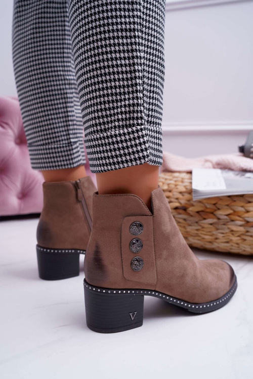 Жіночі чоботи на плоскій підошві бежеві тристрам