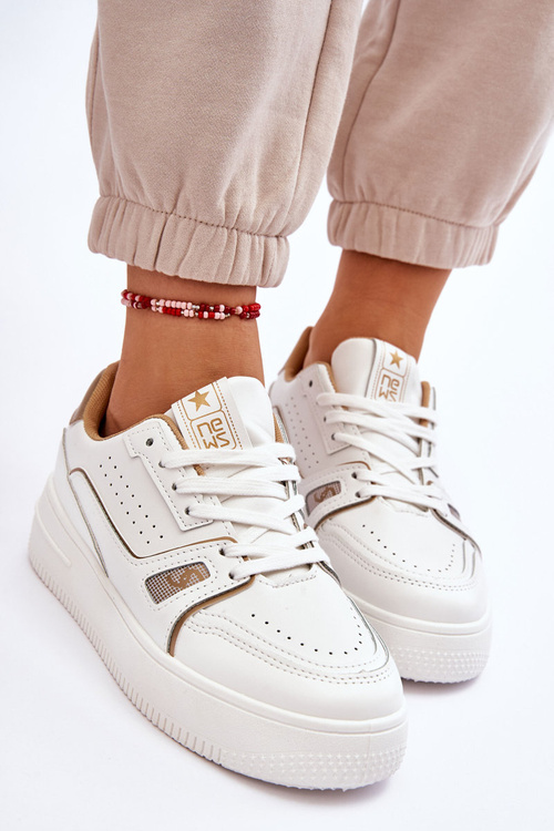 Жіночі зручні шкіряні кросівки білі Bowen