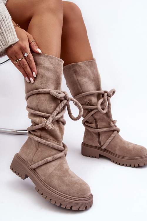 Жіночі замшеві чоботи зі шнурівкою бежево-коричневого кольору
