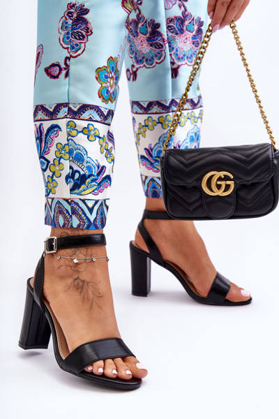 Жіночі класичні босоніжки на підборах Чорні батони