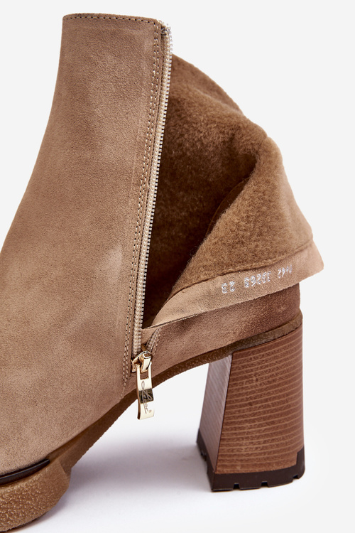 Жіночі замшеві чоботи на каблуці бежеві Lemar Remilda