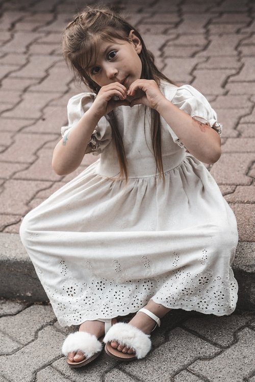 Дитячі босоніжки на липучці з хутром білі Rosavere