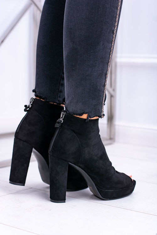 Жіночі чоботи на шпильці з відкритим носком Чорна Теміра