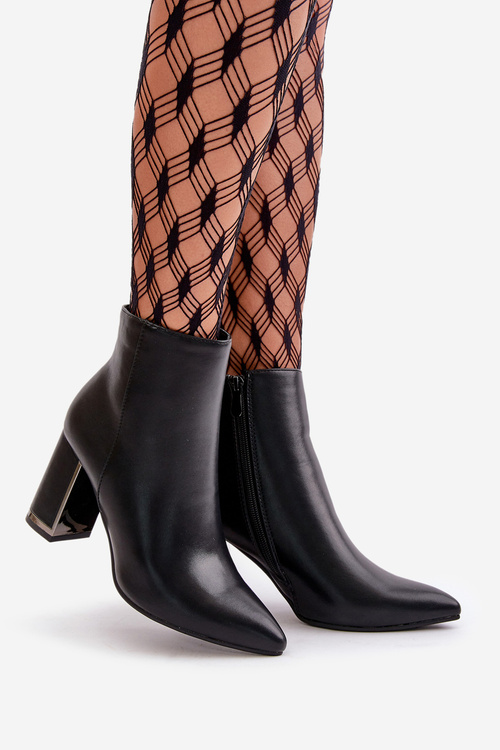 Жіночі ботильйони на шпильці з утепленою екошкірою на блискавці чорного кольору Mevair