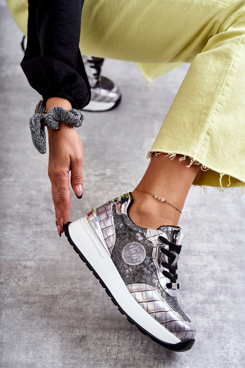 Жіноче спортивне взуття на танкетці GOE KK2N4083 Silver