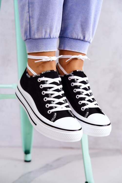 Жіночі кросівки на зав'язках чорні Menifee