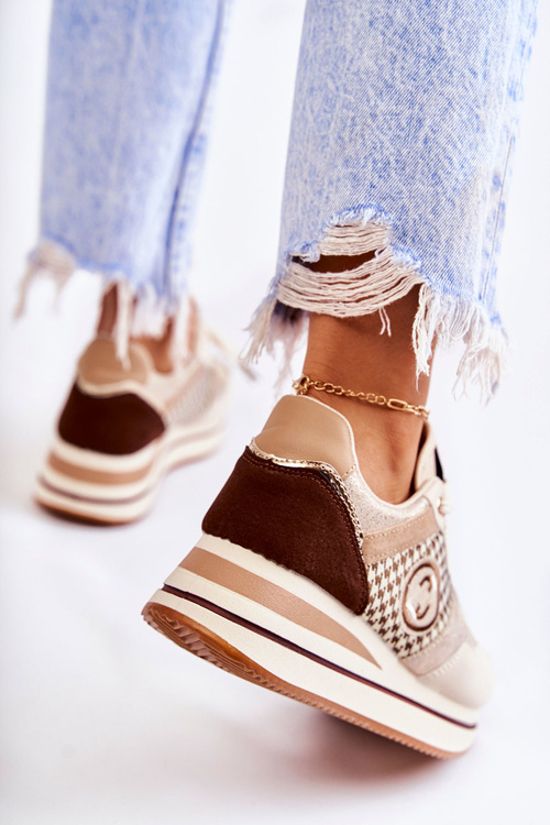 Модні жіночі спортивні туфлі на танкетці Бежево-коричневі Aronne