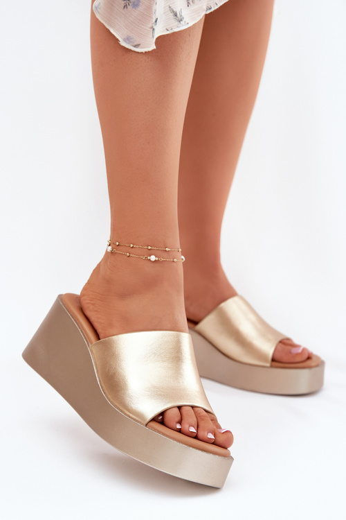 Жіночі сандалі на платформі з еко шкіри золоті Obenae
