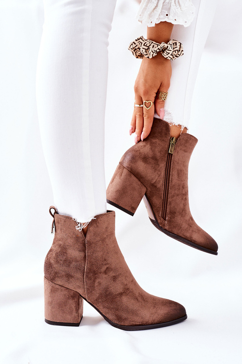 Жіночі чоботи на високому каблуці замшеві бежеві каррік