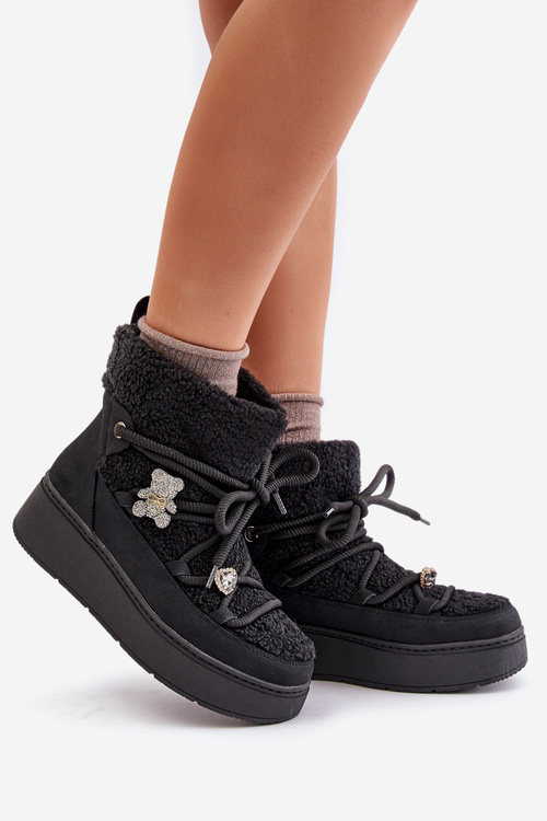 Жіночі зимові черевики з кліпсами і дублянкою чорного кольору Almatiza