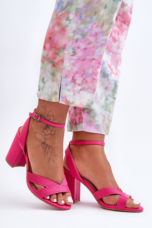 Шкіряні класичні босоніжки на каблуці фуксія Zipola