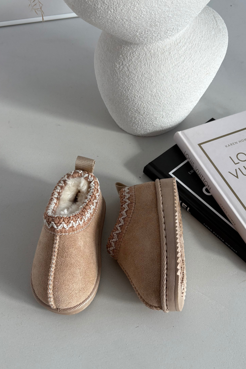 Дитячі зимові черевики з вишивкою бежеві Prina