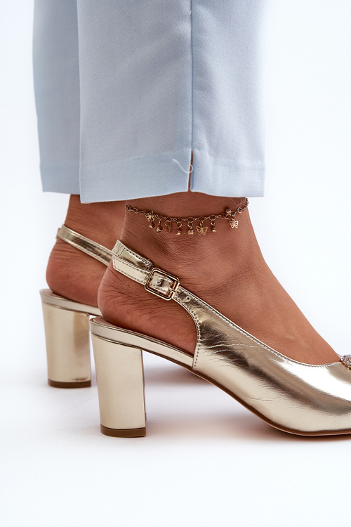 Елегантні босоніжки на підборах із золотим декором Trasea