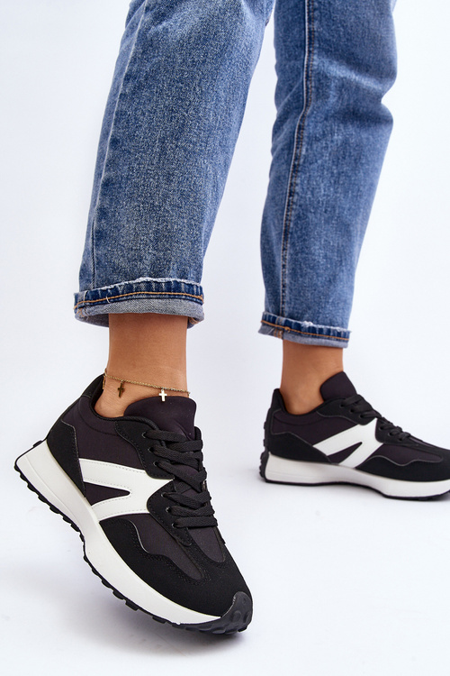 Жіноче чорне спортивне взуття Chloette