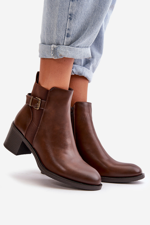 Жіночі утеплені ботильйони з пряжкою коричневого кольору Nevillira