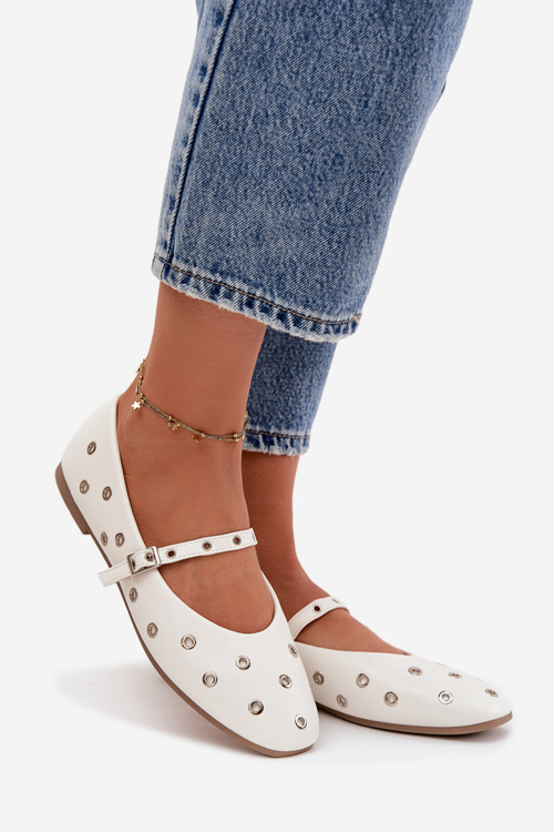 Жіночі балеринки зі срібними елементами білі Marivon