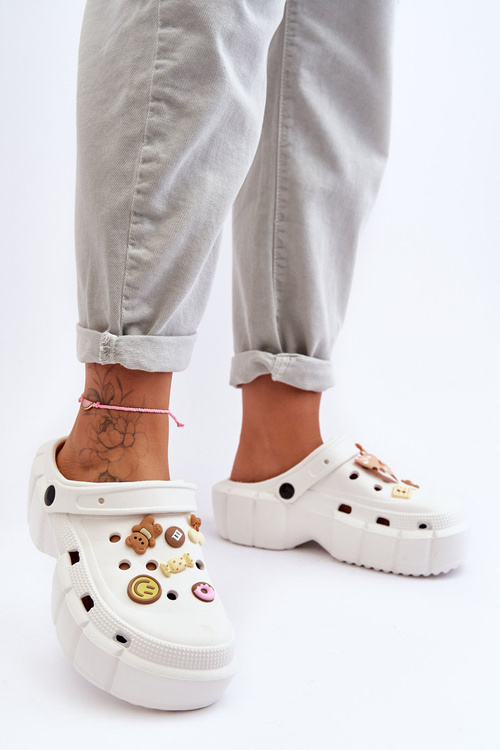 Жіночі поролонові тапочки Crocs з прикрасами білі Marlett