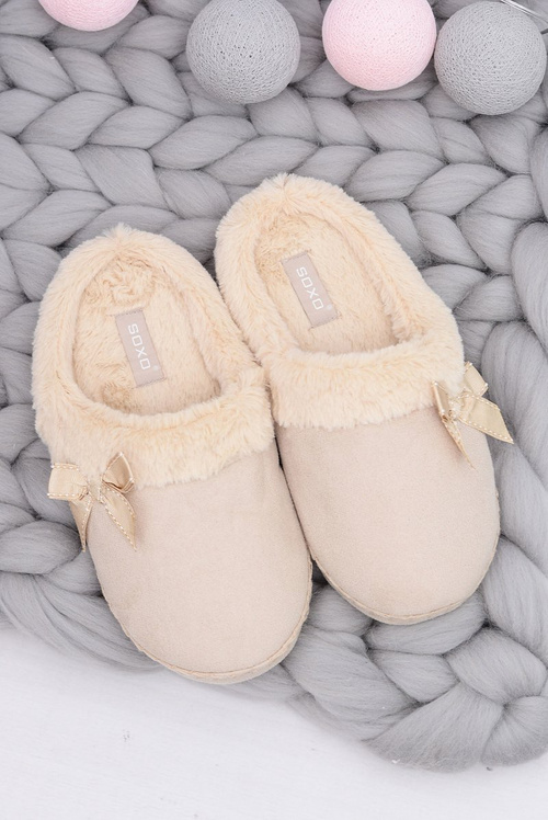 Жіночі шльопанці з хутром і метеликом SOXO бежеві