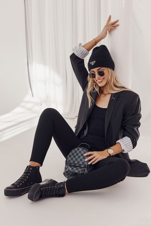 Жіночі високі утеплені кросівки Big Star KK274173 Чорні